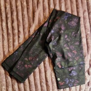 lululemon athletica Kids Leggings - Black with Purple and Pink Floral